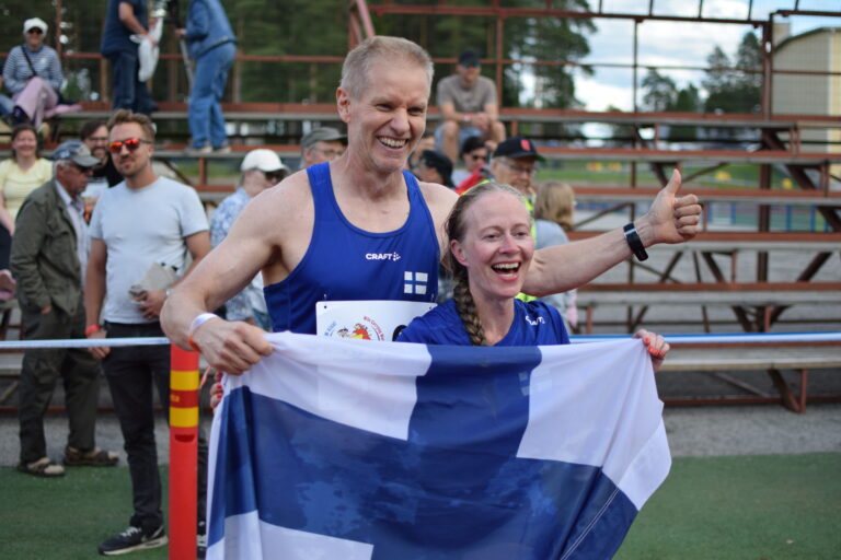Taisto Miettinen ja Katja Kovanen Eukonkannon maailmanmestareiksi